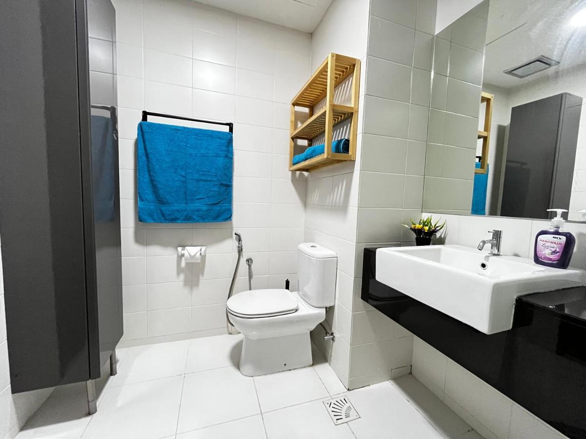 1-5 Pax Comfy Trefoil Studio-walk To Setia Mall & Setia Convention Centre Apartment