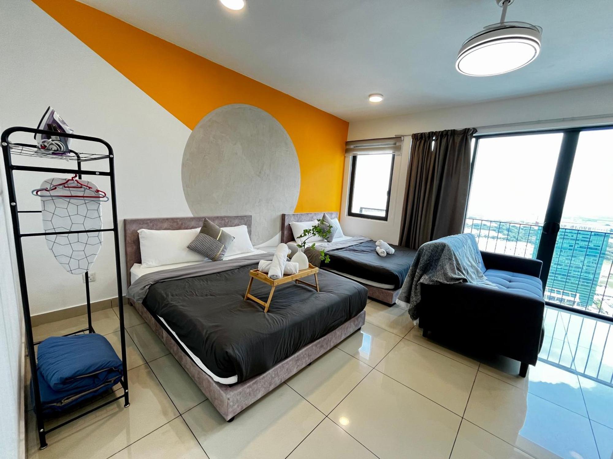 Apartment 1-5 Pax Comfy Trefoil Studio-walk To Setia Mall & Setia Convention Centre