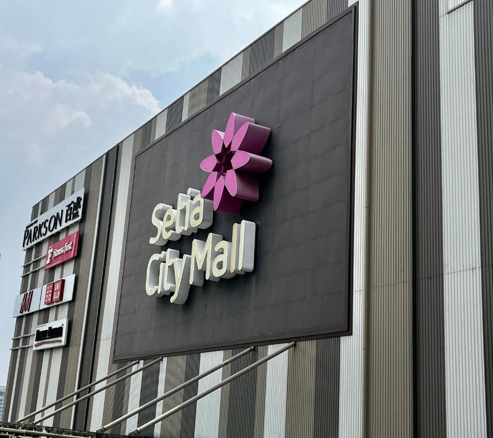 1-5 Pax Comfy Trefoil Studio-walk To Setia Mall & Setia Convention Centre Apartment