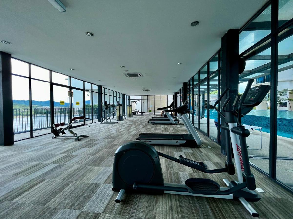 Apartment 1-5 Pax Comfy Trefoil Studio-walk To Setia Mall & Setia Convention Centre *