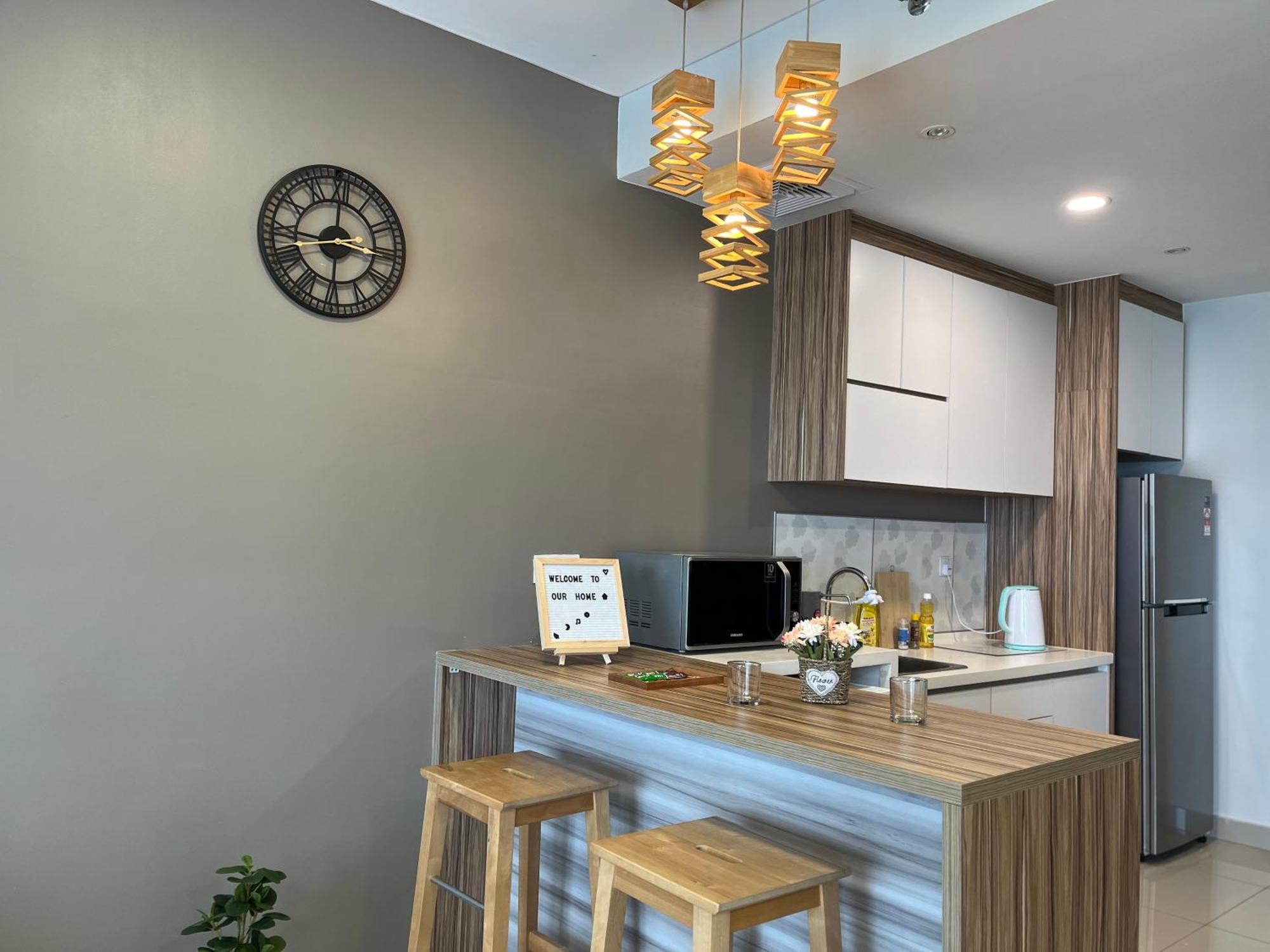 1-5 Pax Comfy Trefoil Studio-walk To Setia Mall & Setia Convention Centre Apartment Shah Alam