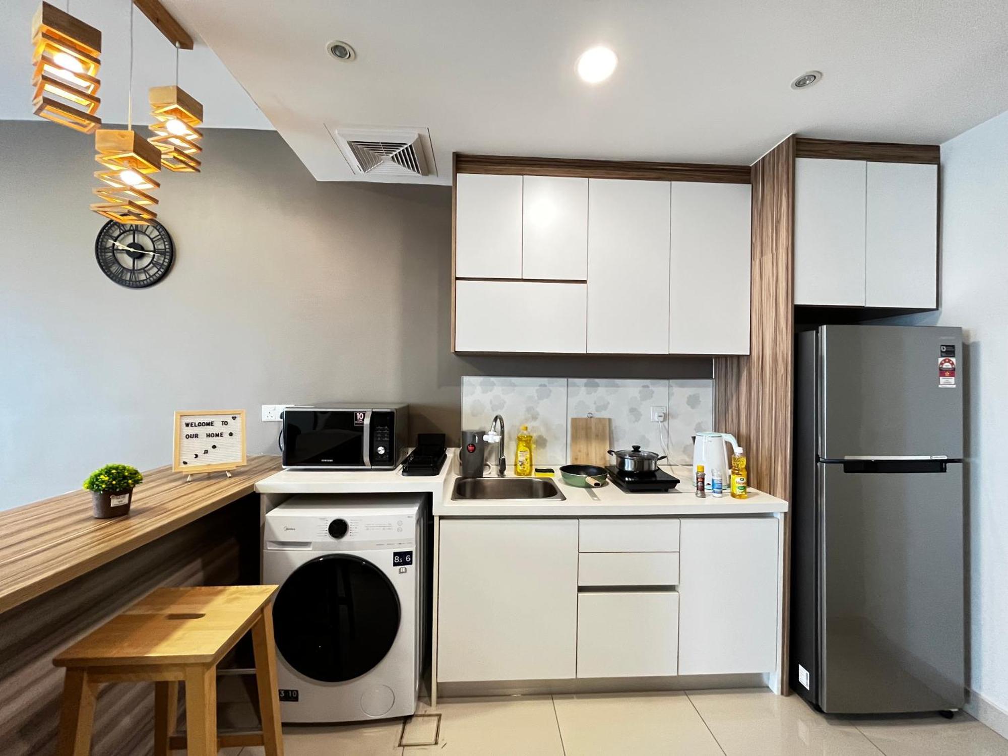 Apartment 1-5 Pax Comfy Trefoil Studio-walk To Setia Mall & Setia Convention Centre Shah Alam