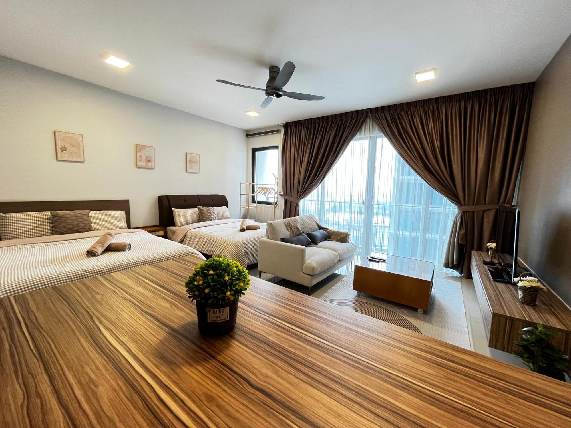 1-5 Pax Comfy Trefoil Studio-walk To Setia Mall & Setia Convention Centre Apartment Shah Alam
