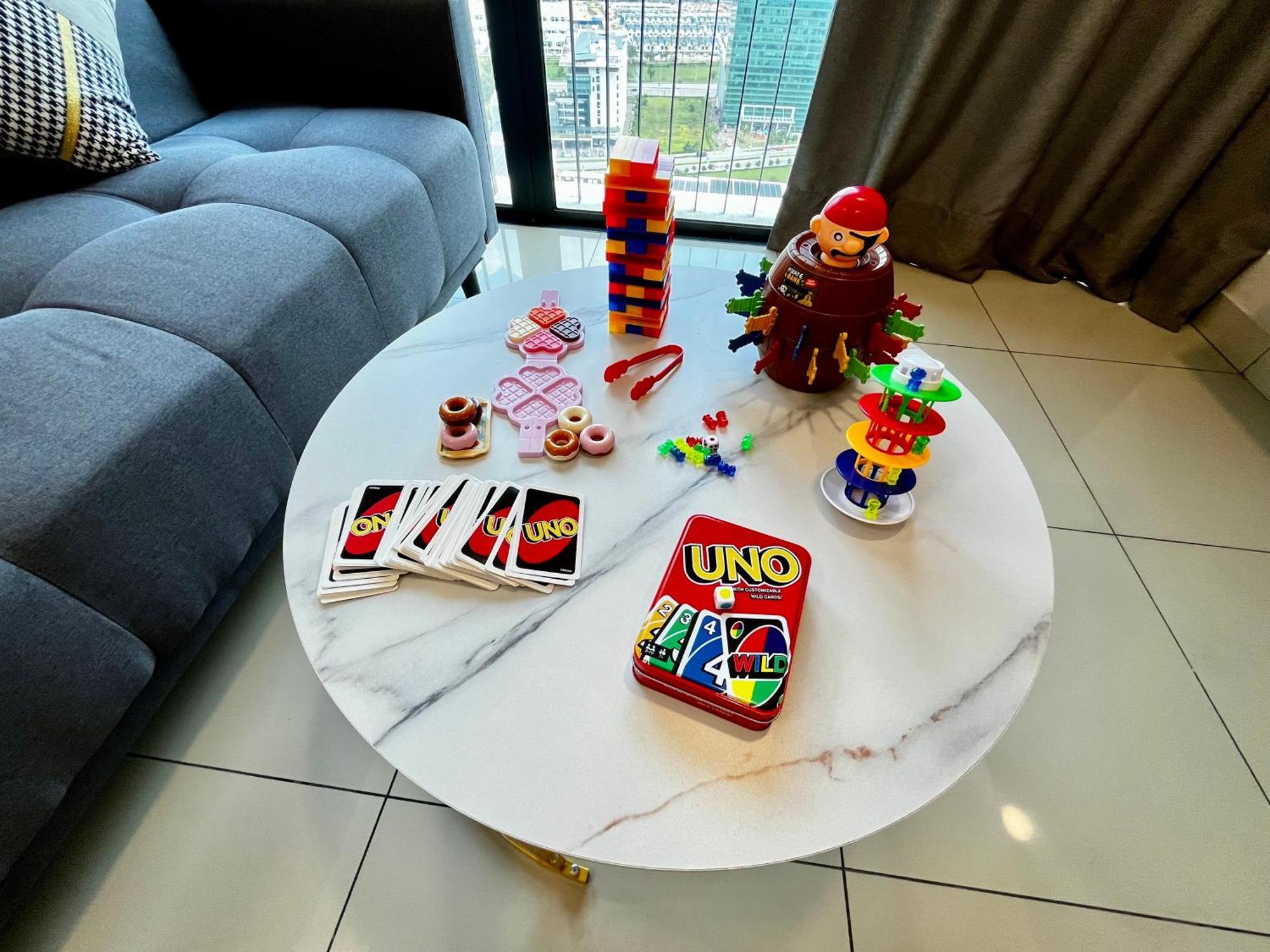 Apartment 1-5 Pax Comfy Trefoil Studio-walk To Setia Mall & Setia Convention Centre
