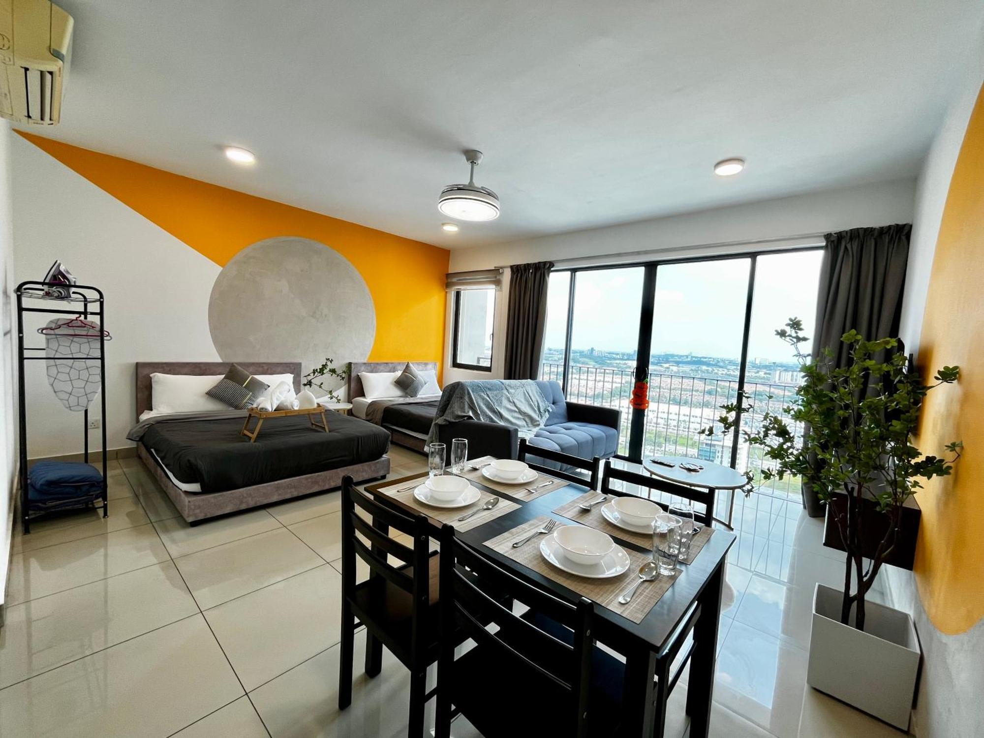 1-5 Pax Comfy Trefoil Studio-walk To Setia Mall & Setia Convention Centre Apartment *
