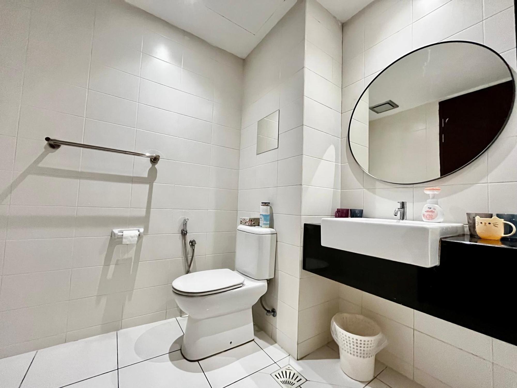 1-5 Pax Comfy Trefoil Studio-walk To Setia Mall & Setia Convention Centre